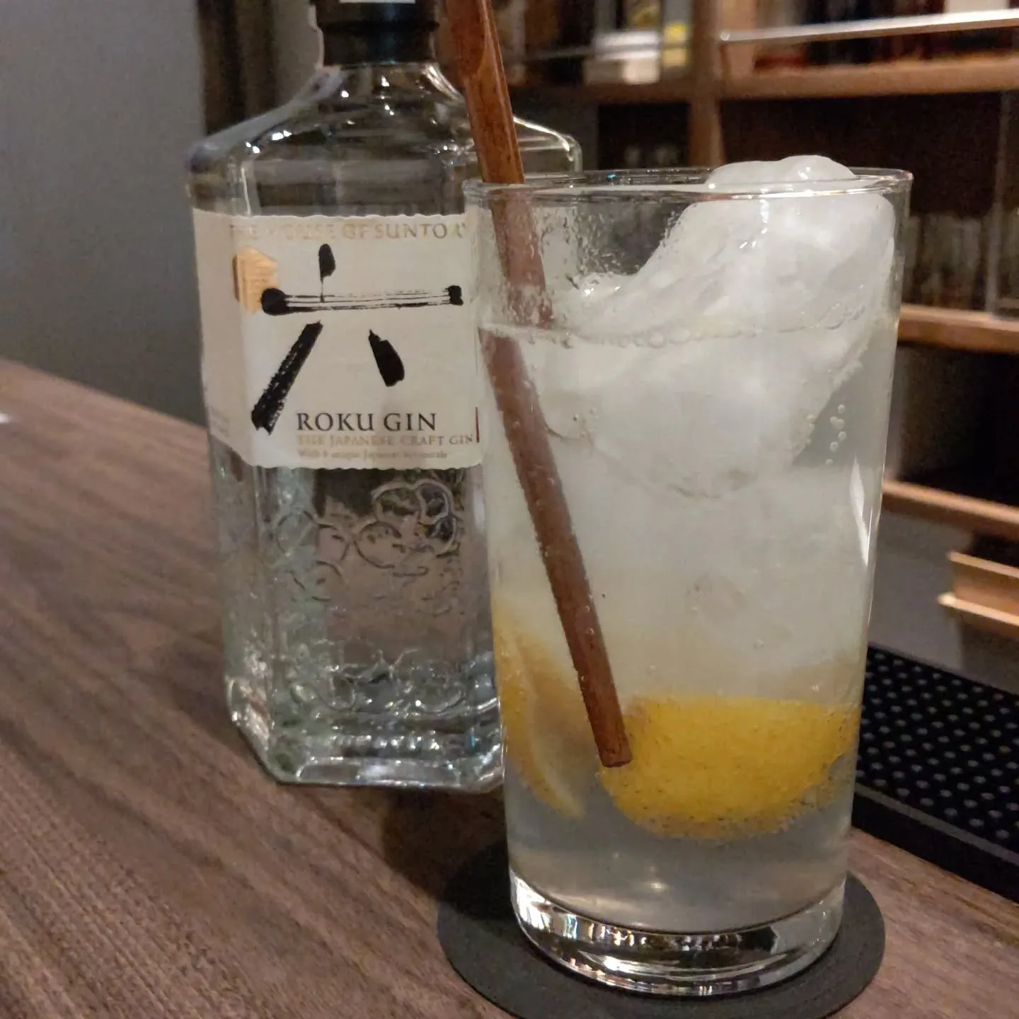 柚子がたくさん入荷したのでひとつまるごと入れておきましたッ！